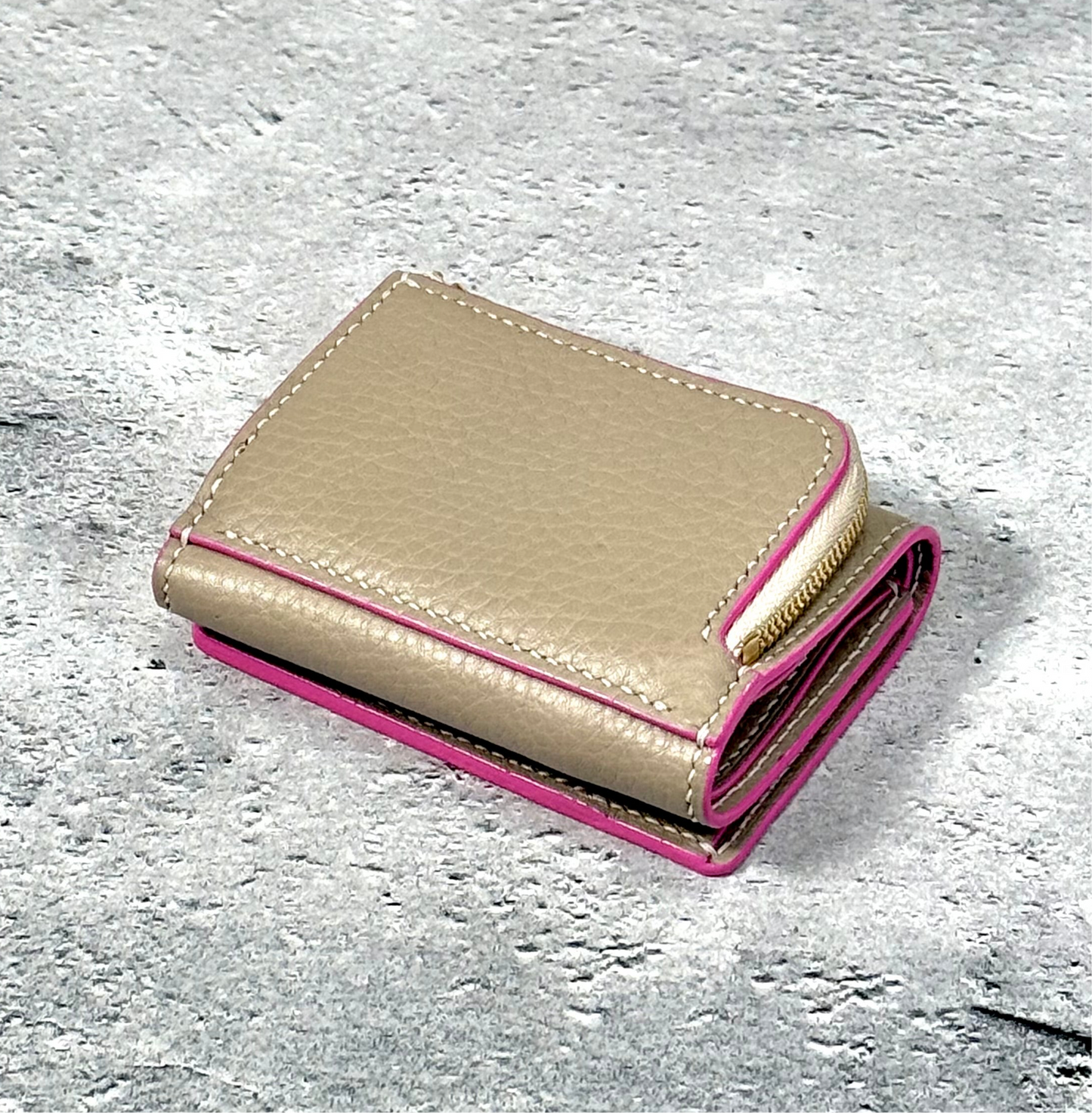 【受注製作】選べるコバカラーの三つ折り財布(レザー:グレー)